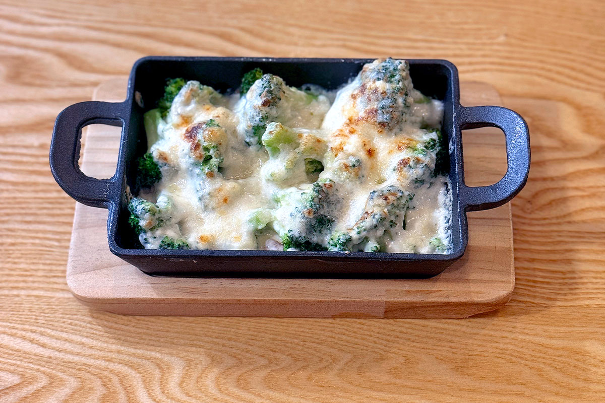 Broccoli with blue cheese sauce